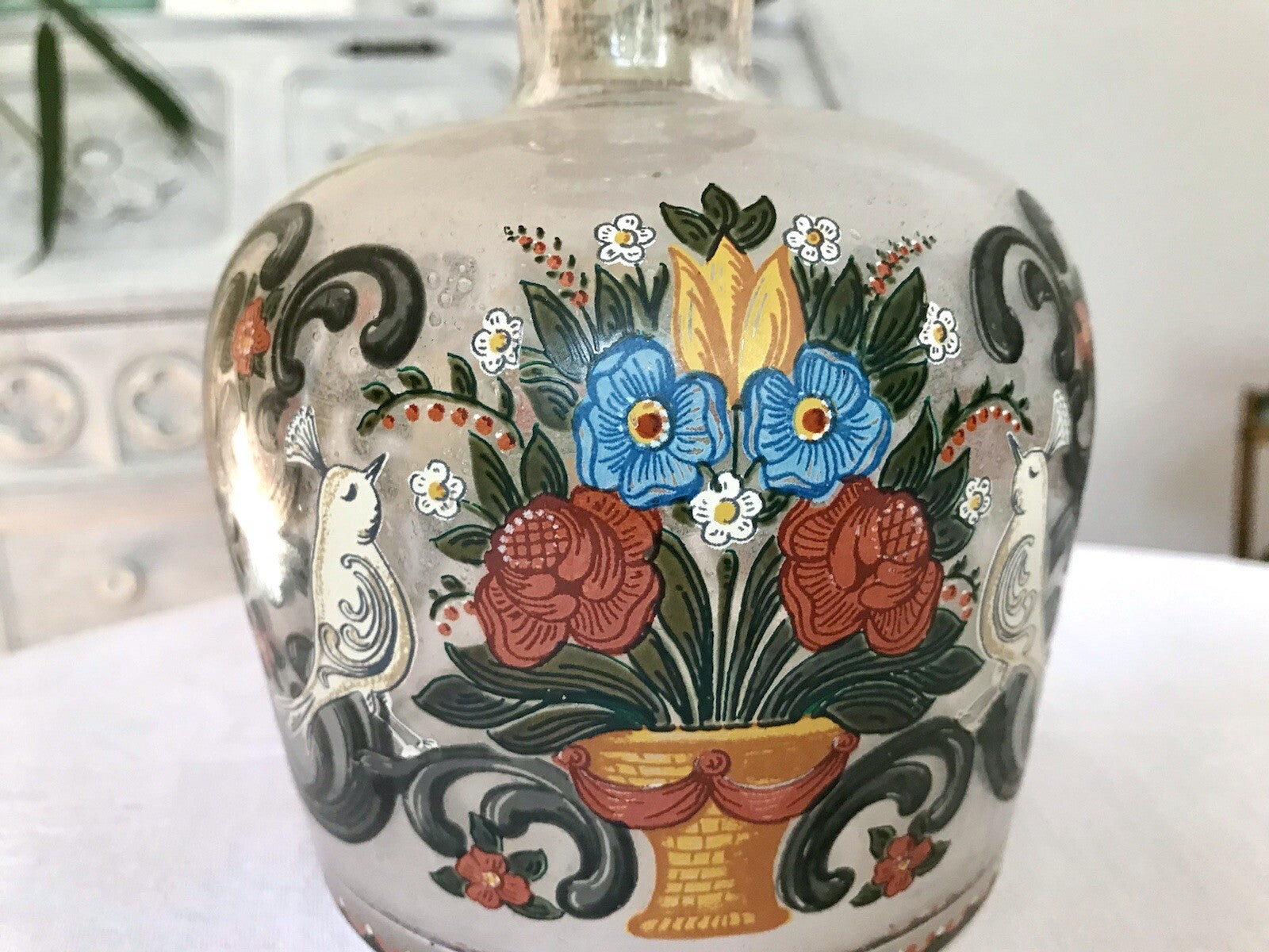 Alt Vintage Design Karaffe Dekanter versilberter Stopfen Bauernmotiv