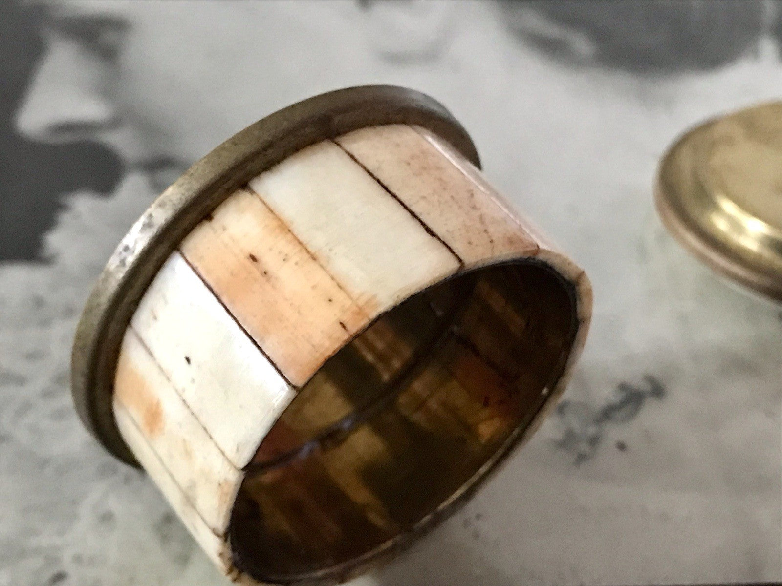 Antik? alt Döschen Pillendöschen Messing Horn Mosaik Intarsie