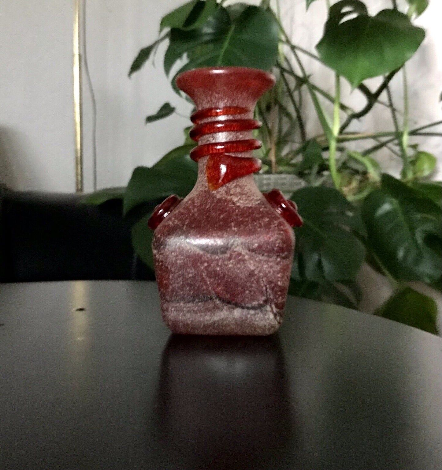 Replik Nachbildung römisches Glas Glaskunst Glasvase rot mit Nuppen