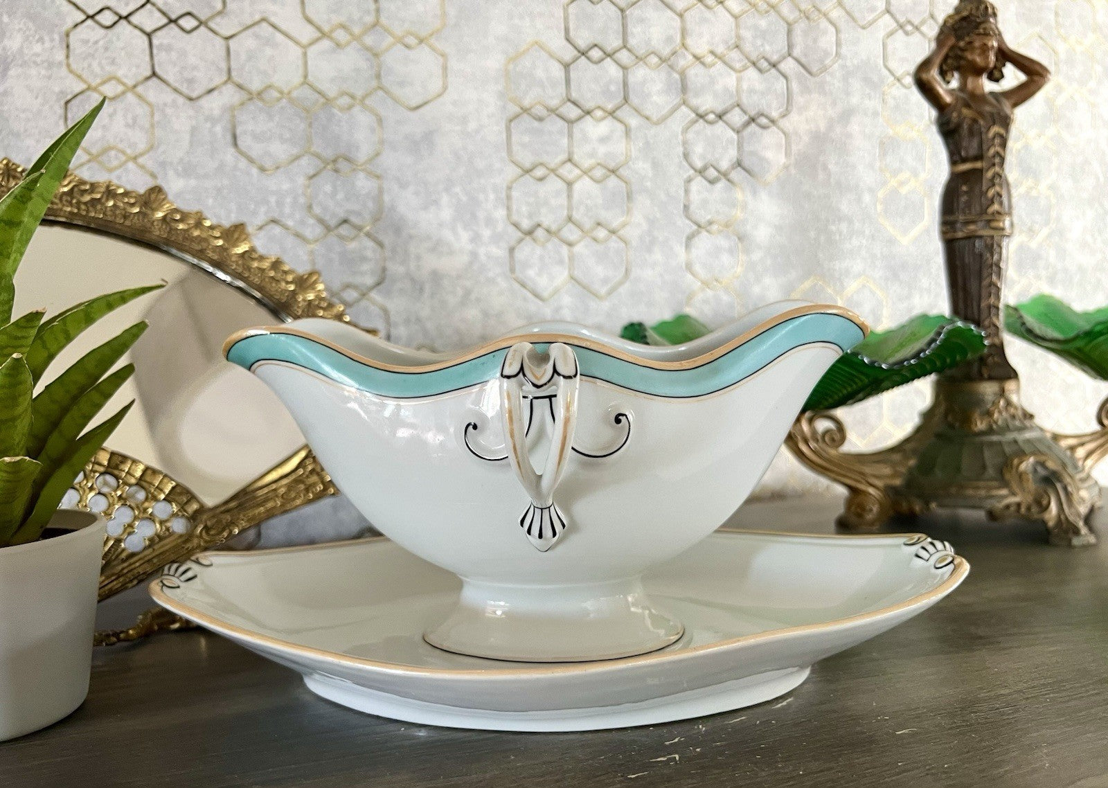Antik Porzellan Sauciere Soßenschüssel weiß türkis goldbeige Porcelaine Paris?