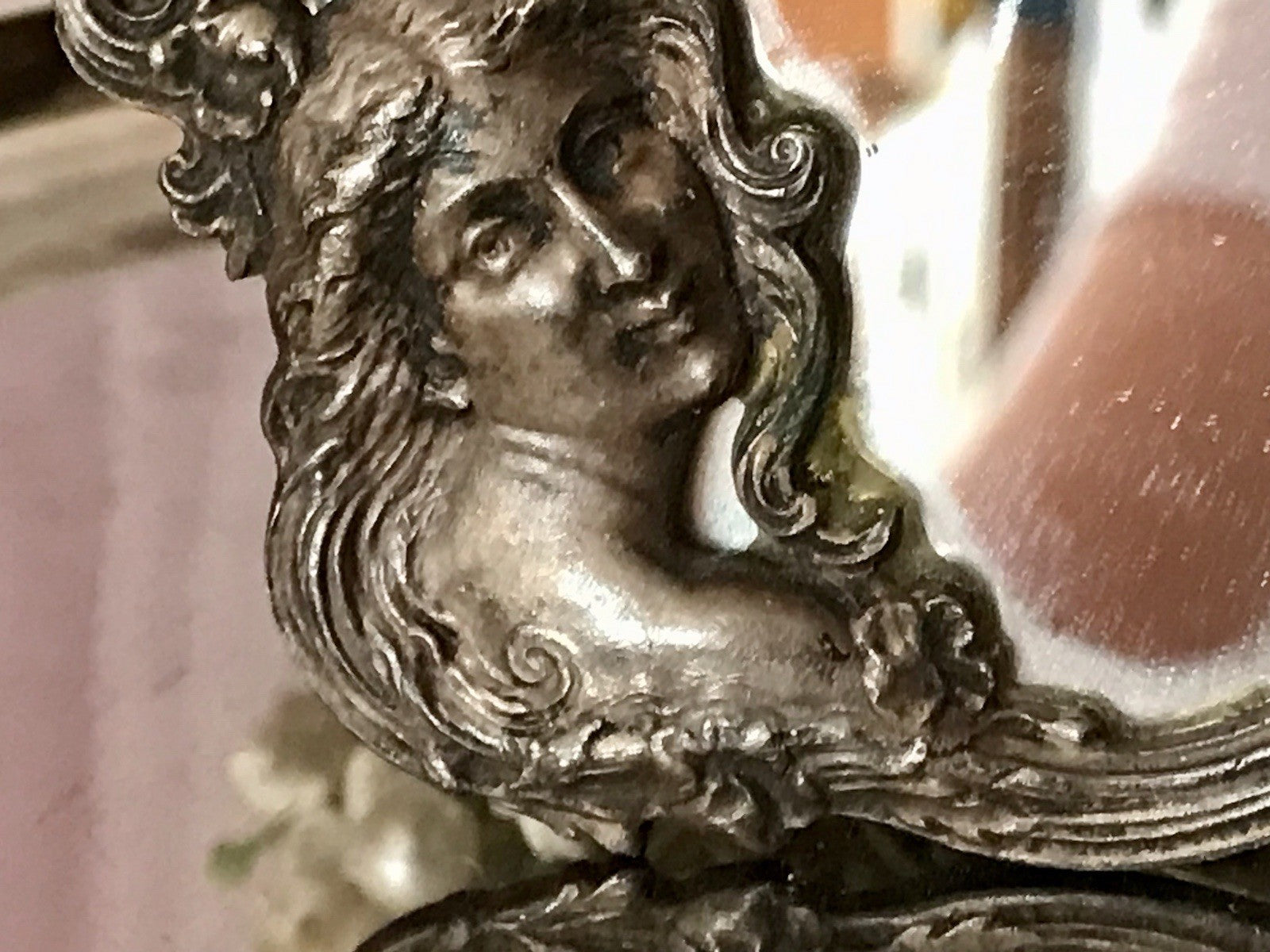 Antik kleiner Taschenspiegel Spiegel versilbert Jugendstil Frau-Büste