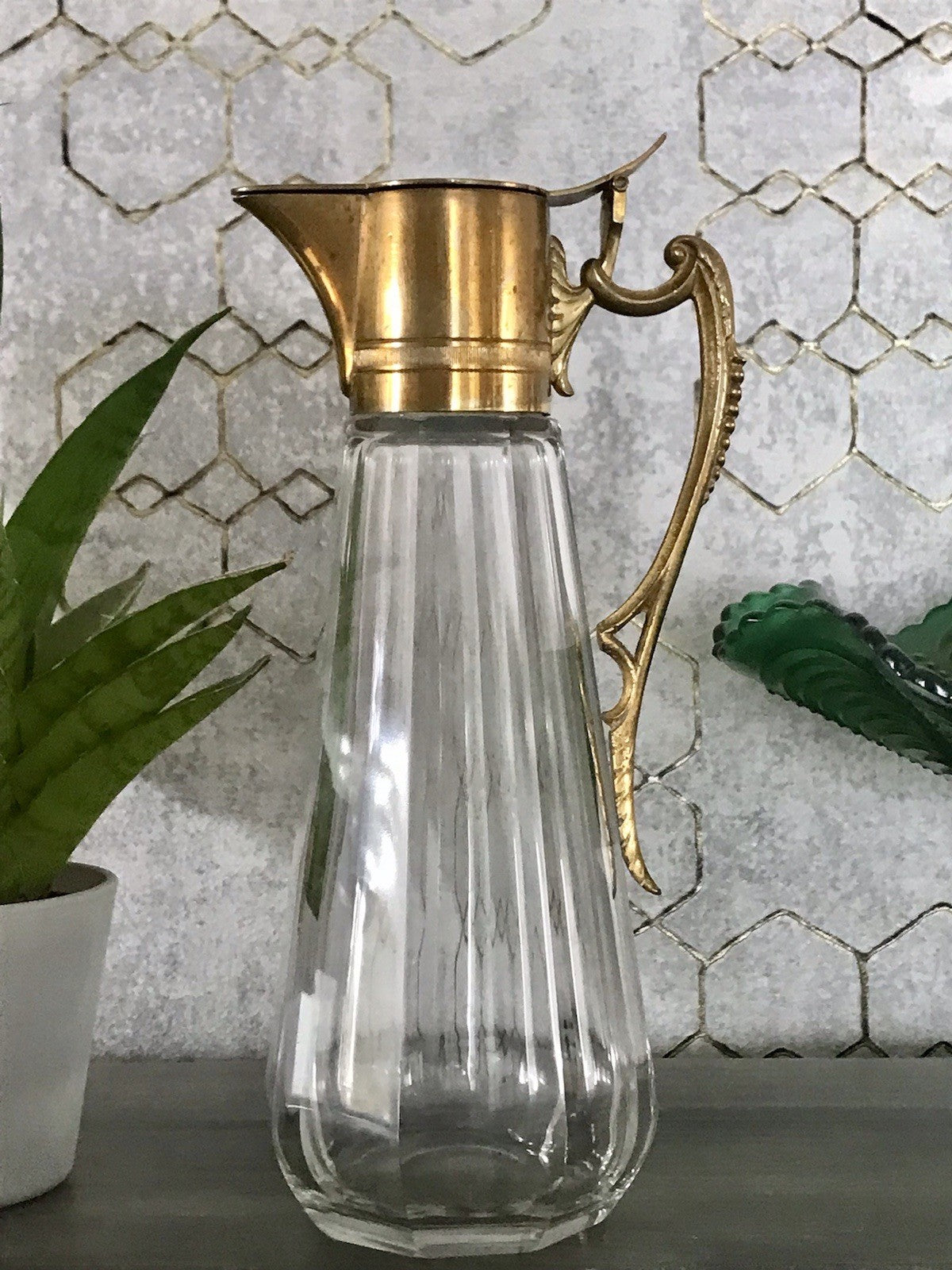 Antik Karaffe Dekanter Messing vergoldet? Metallmontur Glas Flächenschliff Edel!