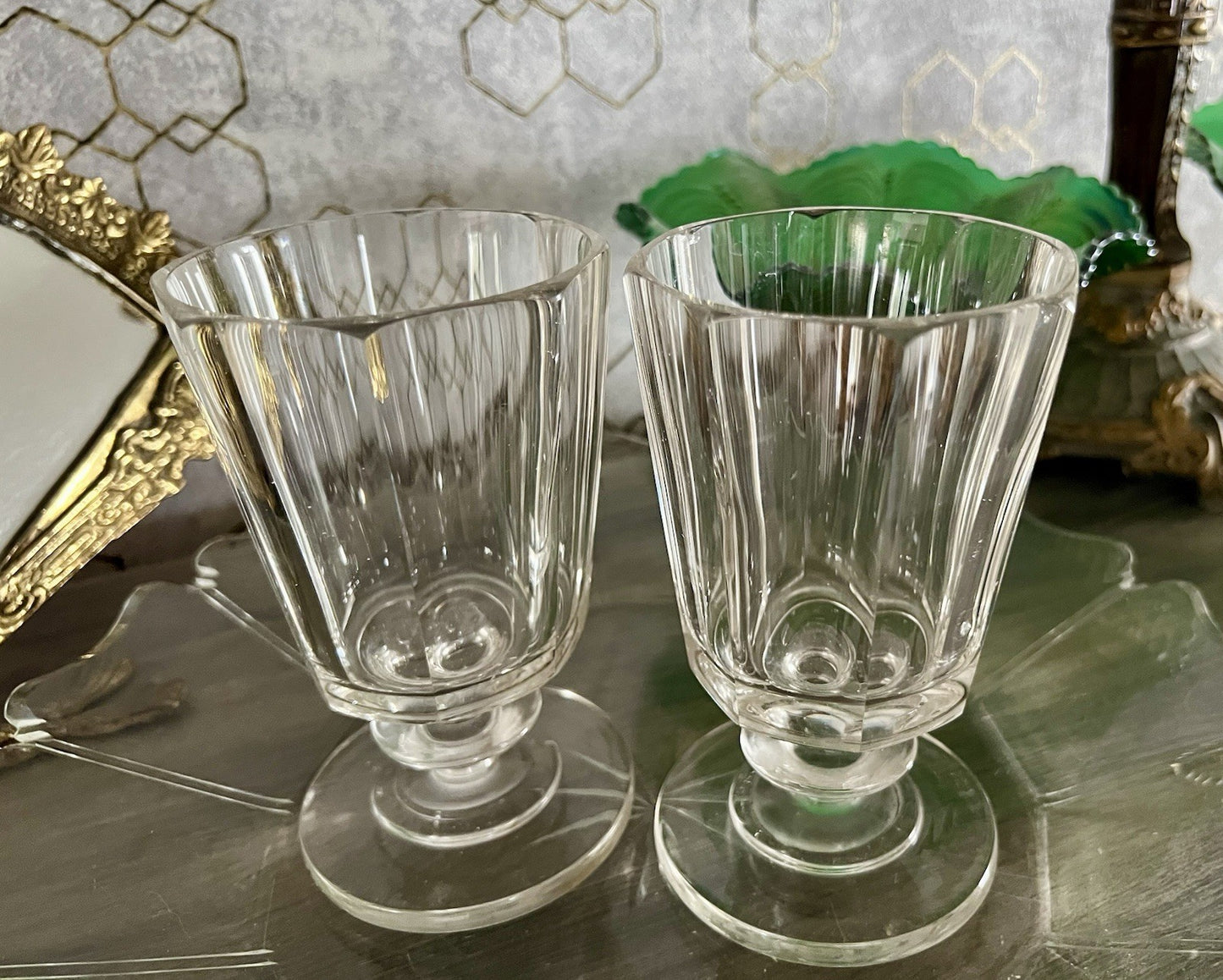 Antik 2 Biedermeier Weinbecher Edel oktagonal 8eckig Glas Weinkelch Schälschliff
