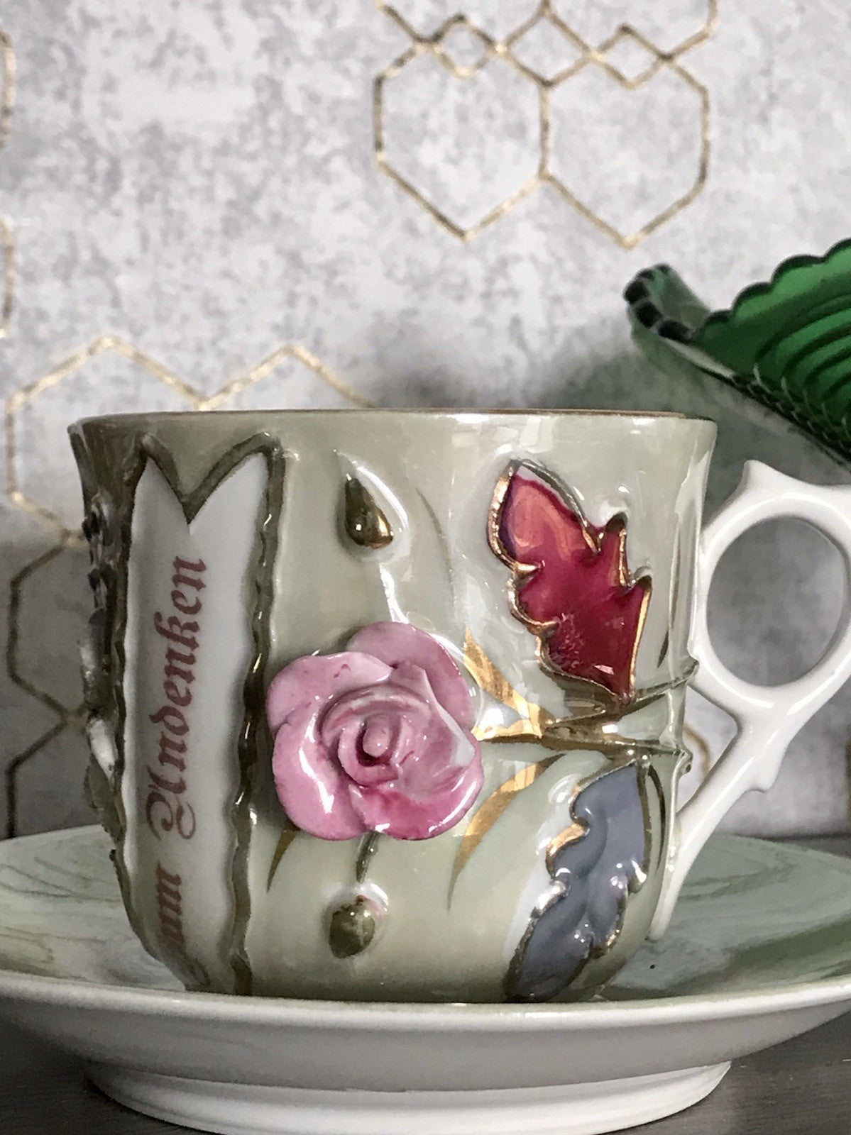 Antik Rosenhäferl Porzellan Andenken Tasse Zum Andenken Stucktasse grün rosa