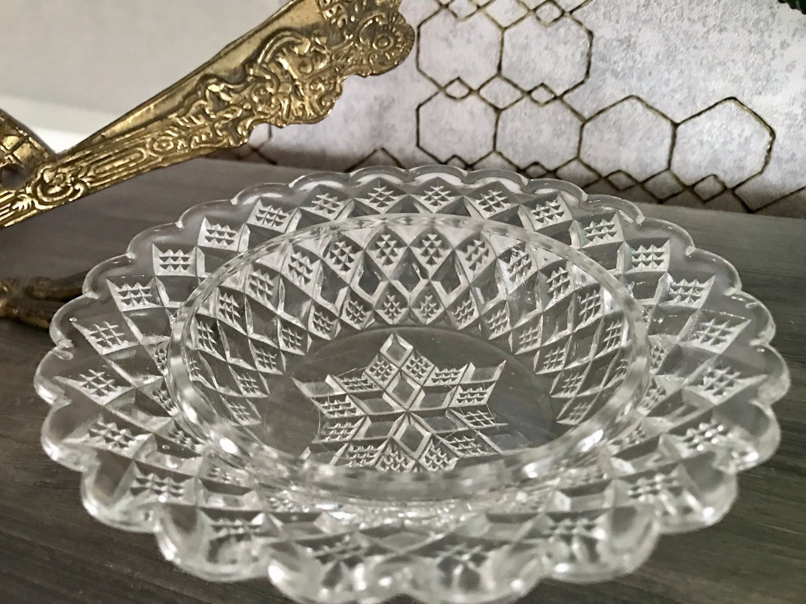 Antik Art Déco Glas Pressglas Butterdose Wunderschön!