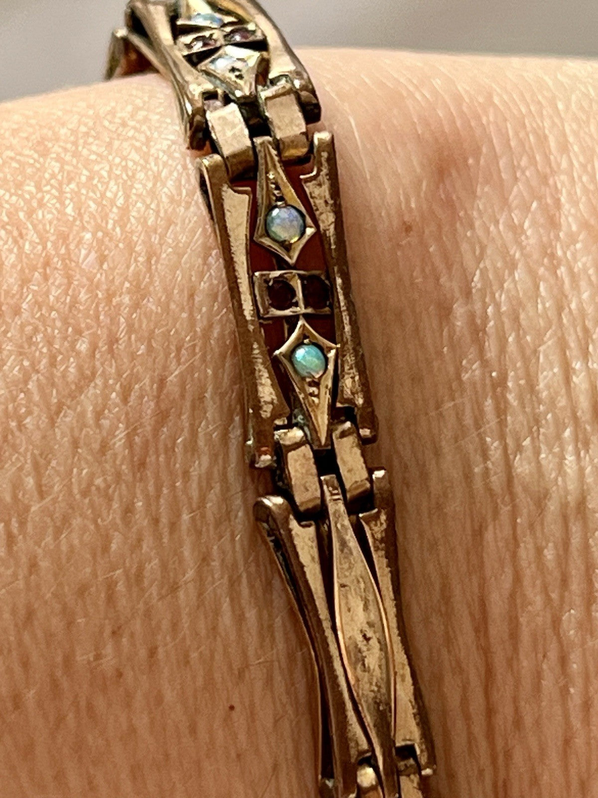 Antik Jugendstil -1900 Glieder- Armband opalisierende Steine vergoldet