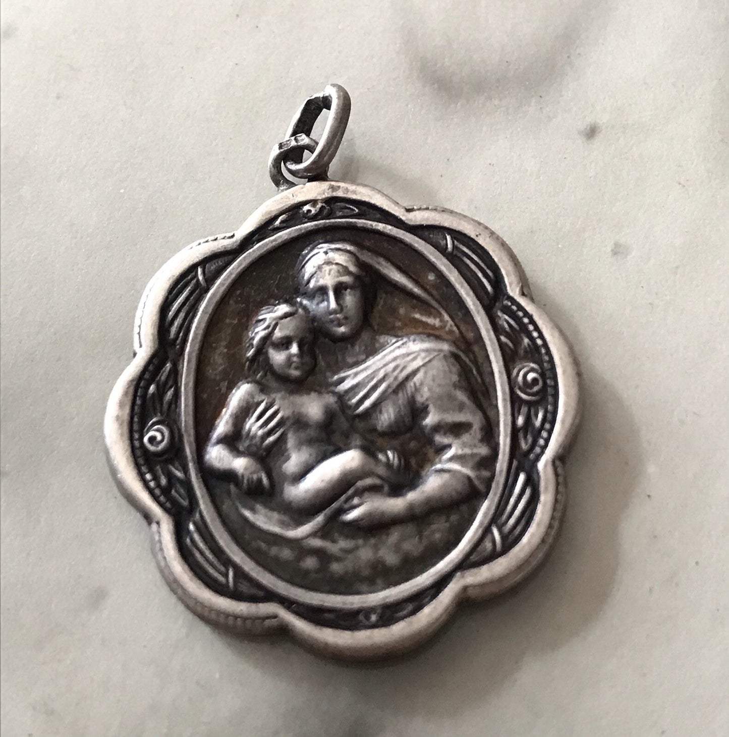 Antik Edel Anhänger Kettenanhänger Silber christlich Maria Mutter Gottes Jesus
