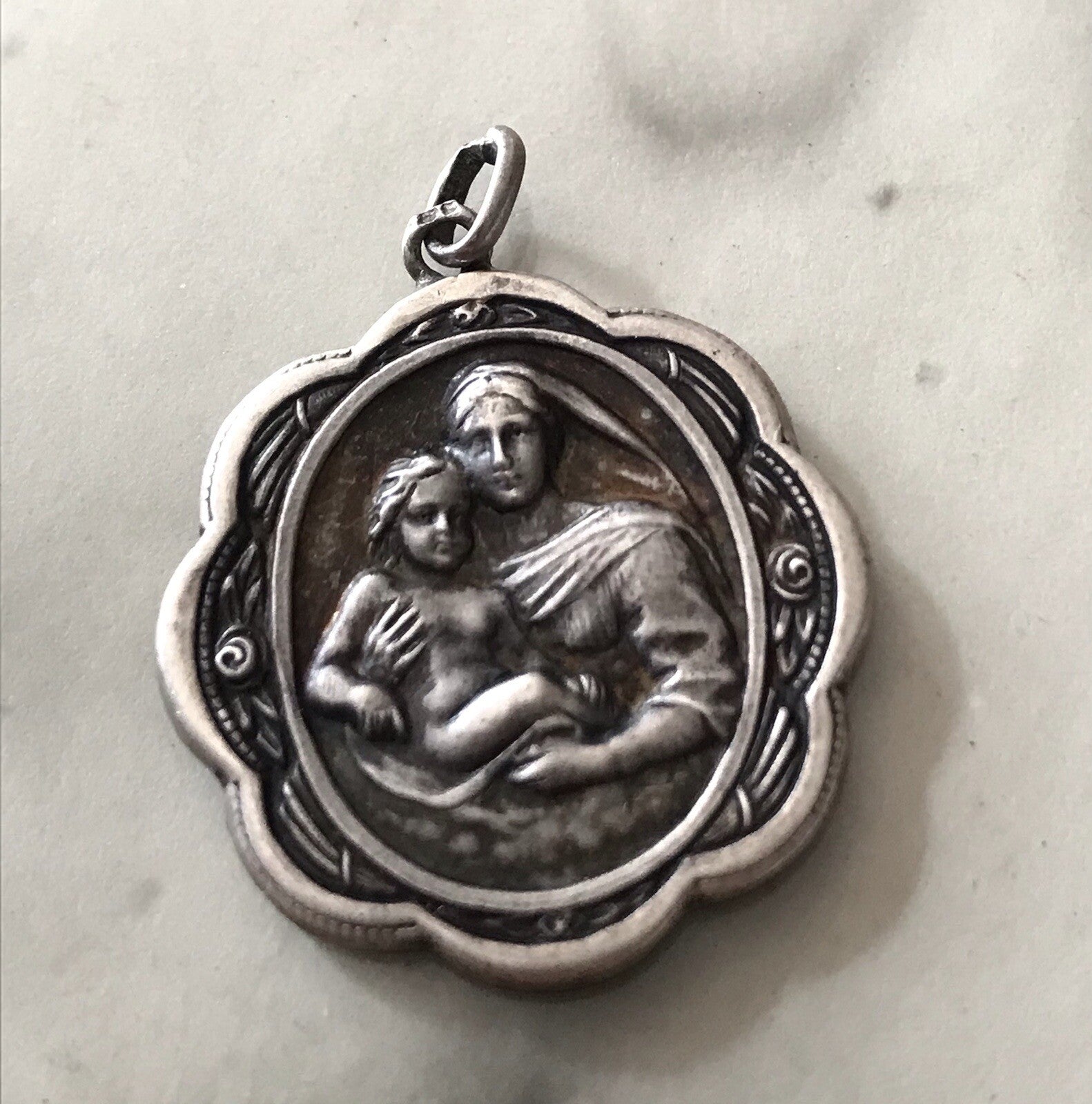 Antik Edel Anhänger Kettenanhänger Silber christlich Maria Mutter Gottes Jesus