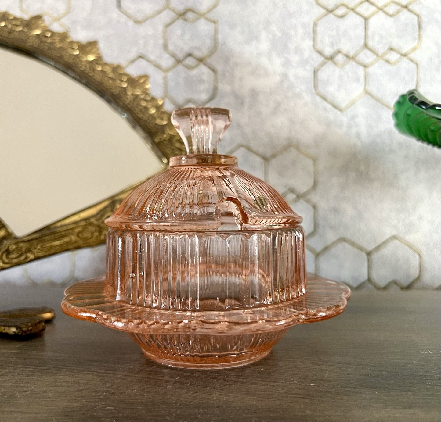 Antik Art Déco Glas Dose Honigdose Zuckerdose? Zierdose Pressglas Rosalin rosa