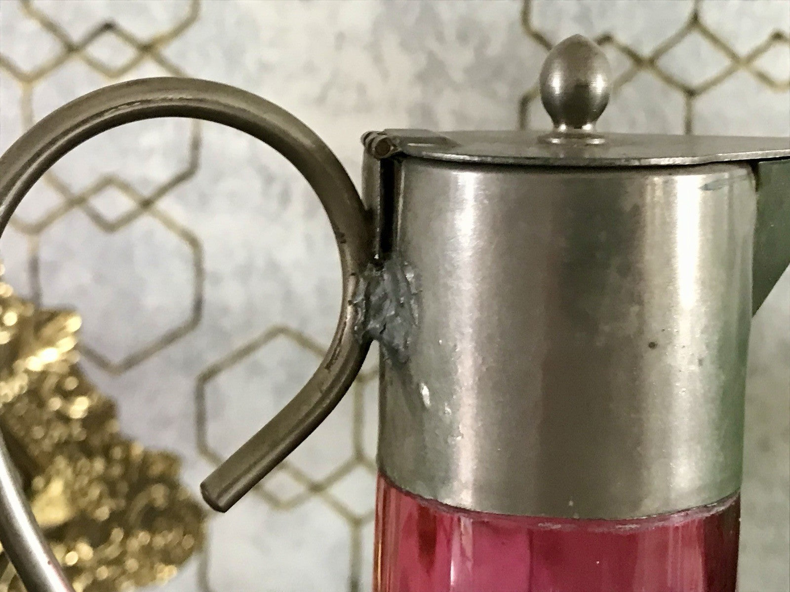 Antik Karaffe Dekanter Metallmontur Kristallglas rubinrot optisch gerippt Edel!