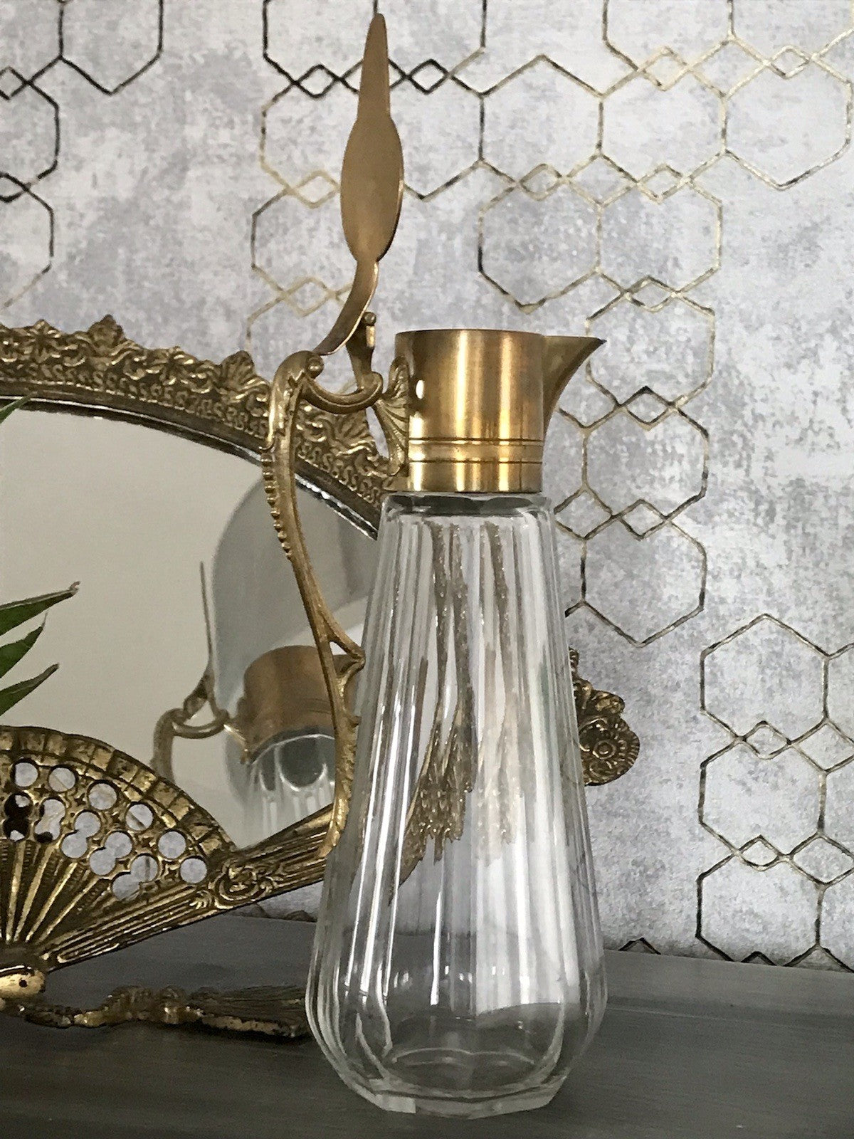 Antik Karaffe Dekanter Messing vergoldet? Metallmontur Glas Flächenschliff Edel!