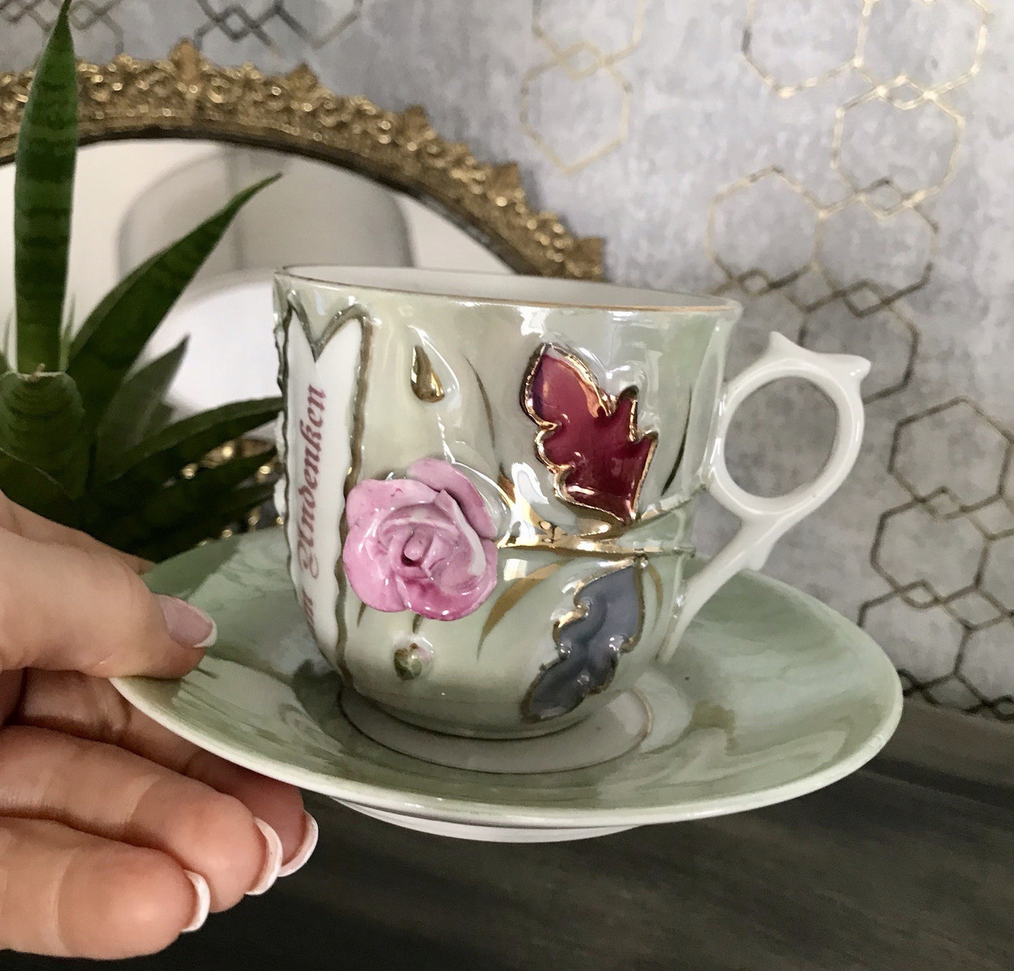 Antik Rosenhäferl Porzellan Andenken Tasse Zum Andenken Stucktasse grün rosa