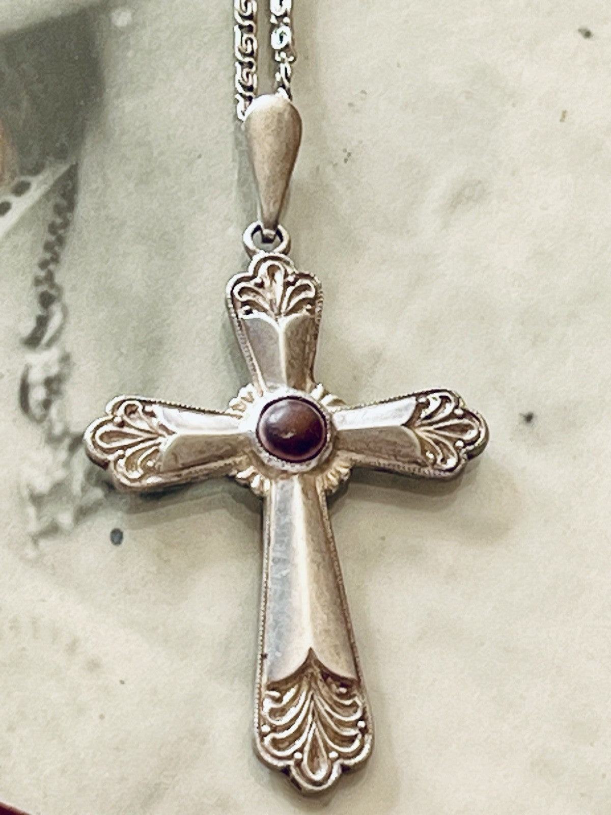 Antik alt  835 groß Silber Kreuz Anhänger Kettenanhänger Relief brauner Stein