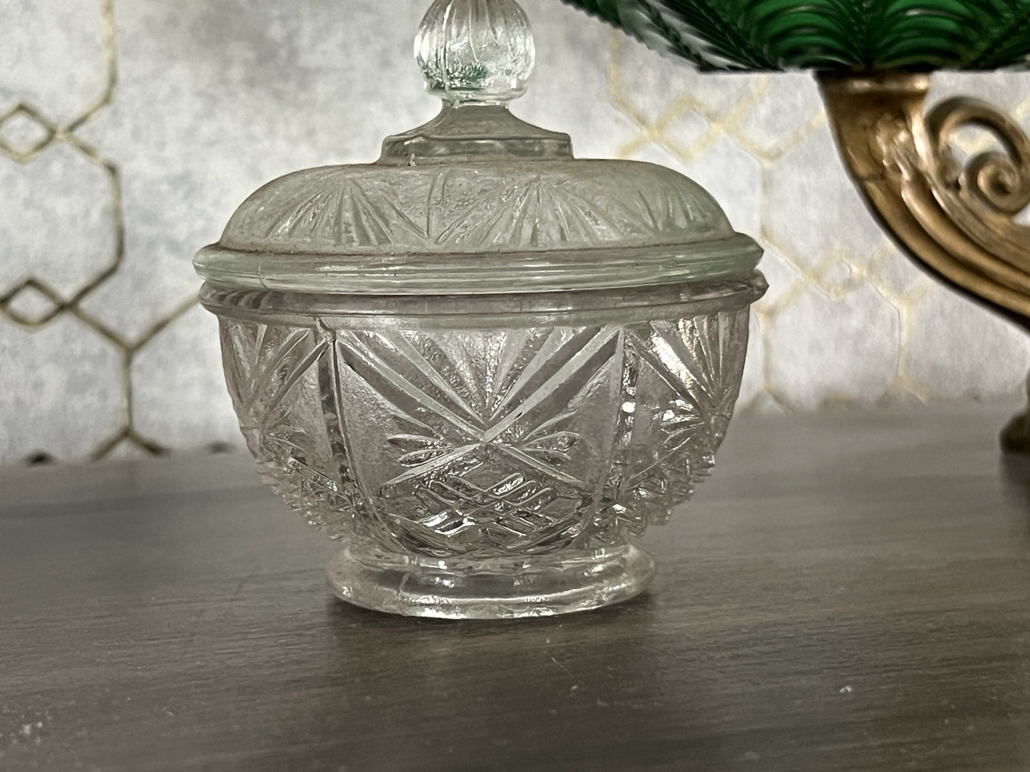 Antik Art Déco kleine Dose Deckeldose Zierdose Pressglas Glas