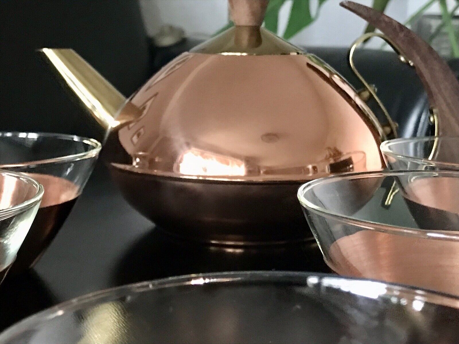 Vintage 60er 6x Teeglashalter mit Glaseinsätzen & Kanne Kupfer Teak