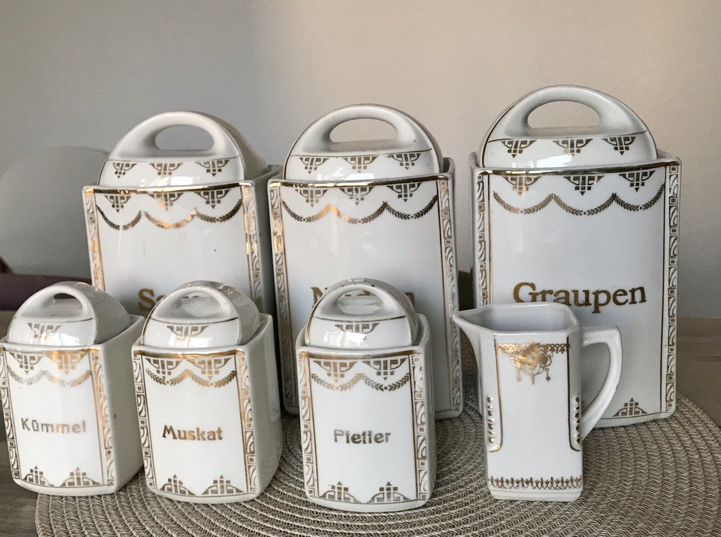 Antik Jugendstil 6 Porzellan Vorratsdosen Gefäße &1 Kännchen Graupen Sago Nudeln