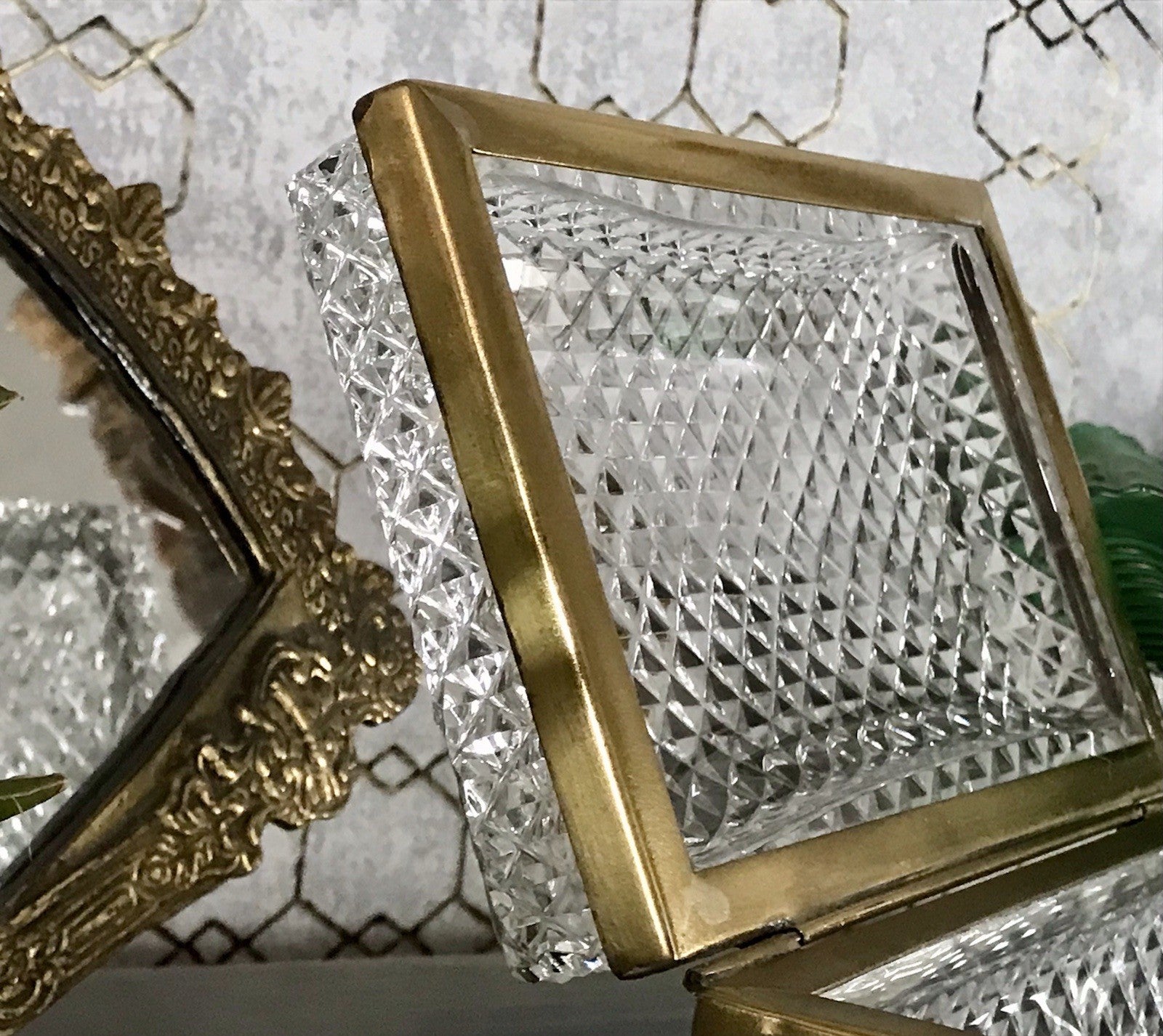 Antik Art Dèco Vintage EDEL Schatulle Deckeldose Bleikristall groß Messingrahmen
