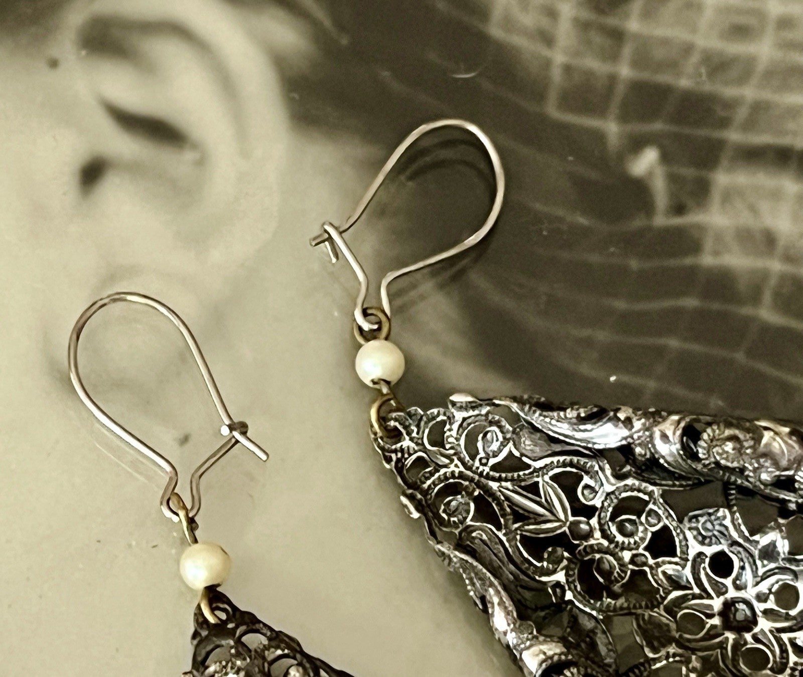 Antik? Vintage Ohrhänger Ohrringe DAMEN versilbert Viktorianisch Onyx Glas?