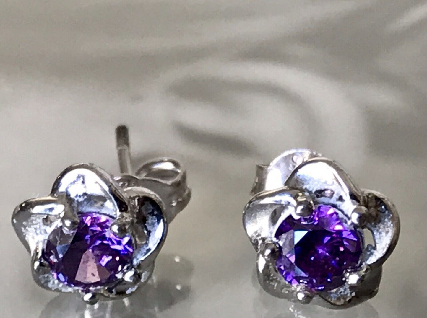 Ohrstecker Ohrringe Silber 925 Amethyst ? geschliffen Schöne Fassung