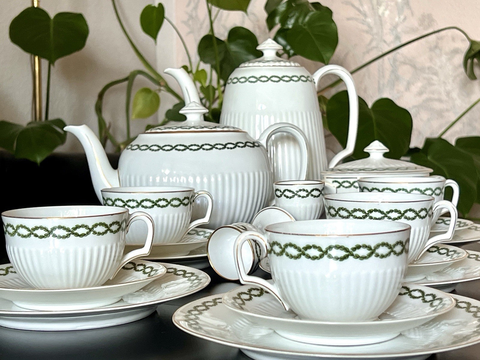 Edel antik Hutschenreuther Porzellan Kaffeeservice 10 + Pers. weiß Lorbeerkranz