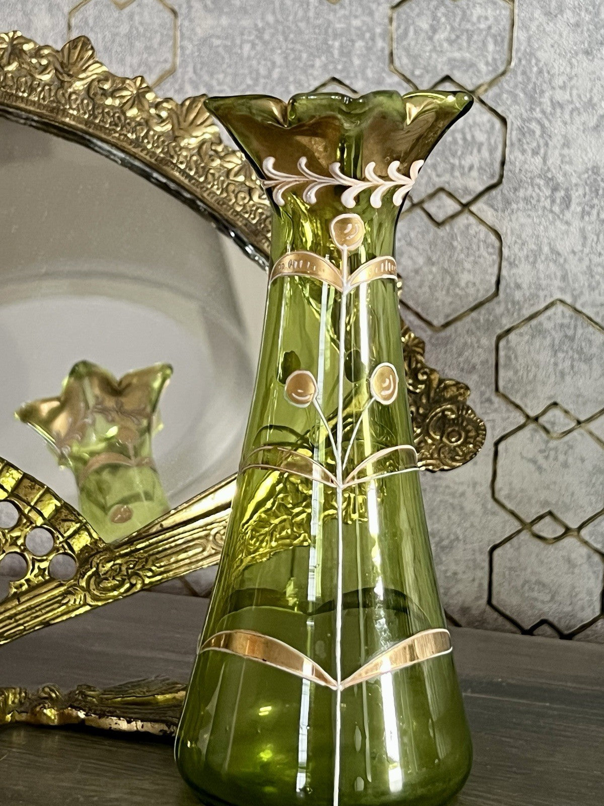 Antik Jugendstil grün kleine Vase Glasvase Gold-Staffage Emaille Abriss