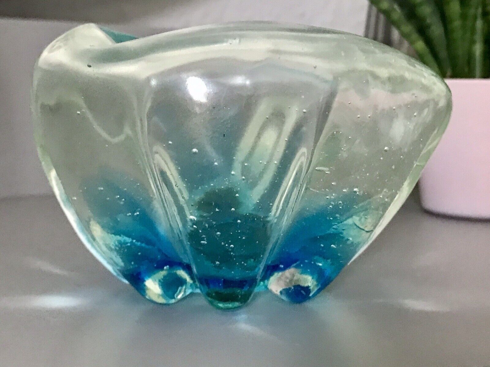 Antik ? Murano ? Schale Glasvase Glas türkis blau seidig schimmernd Lüster