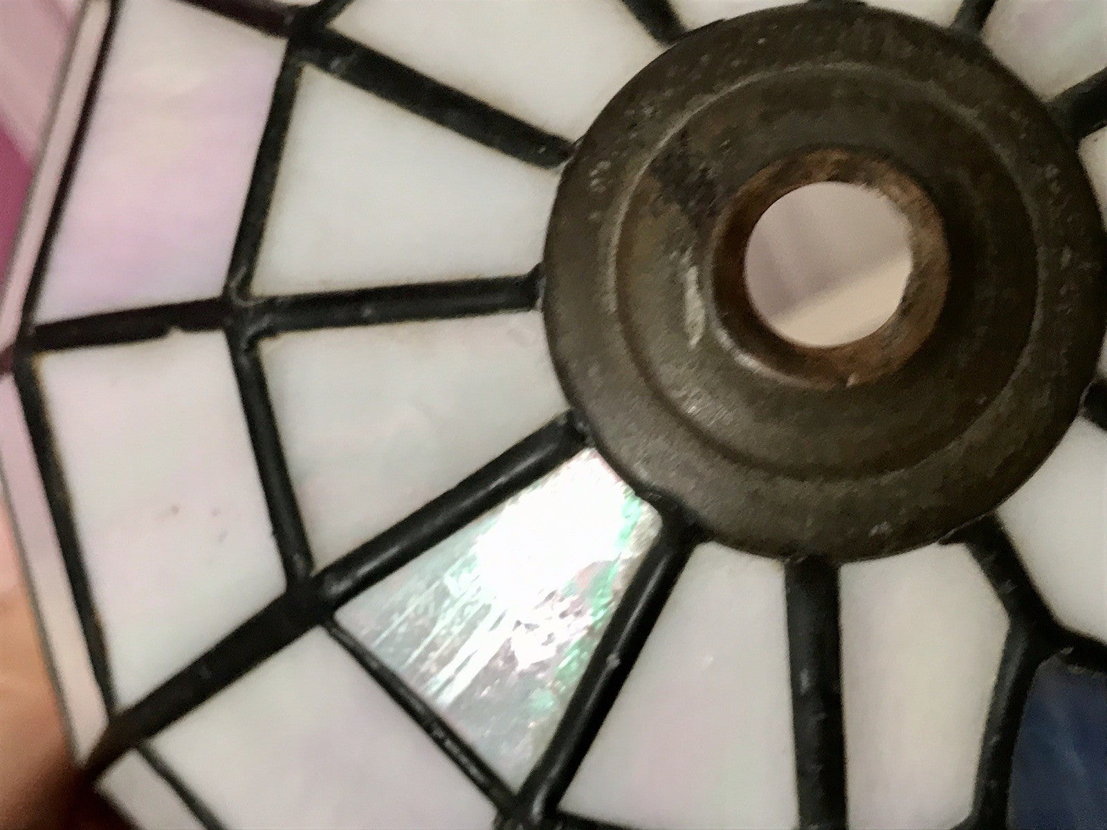 Antik? alt Glasschirm Lampenschirm Tiffany-Technik irisierendes Glas 2 Blumen