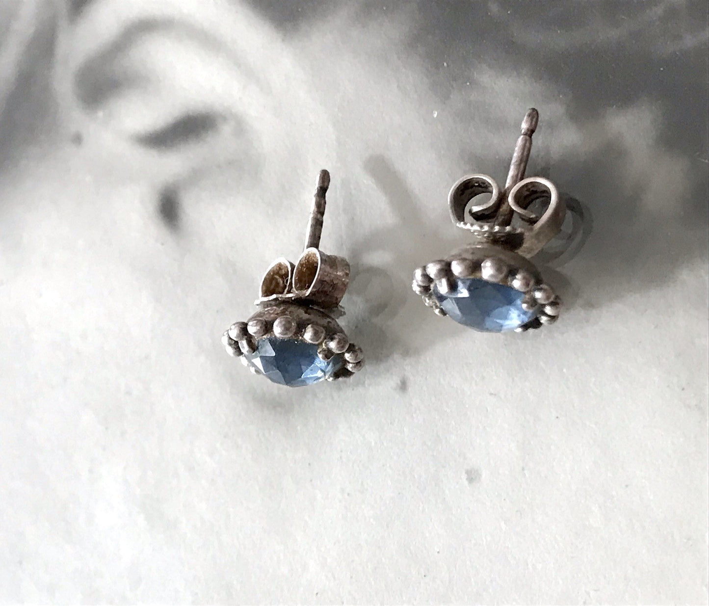 Vintage Ohrringe Ohrstecker DAMEN Silber blaue Steine Saphire? 925 Ohrstecker