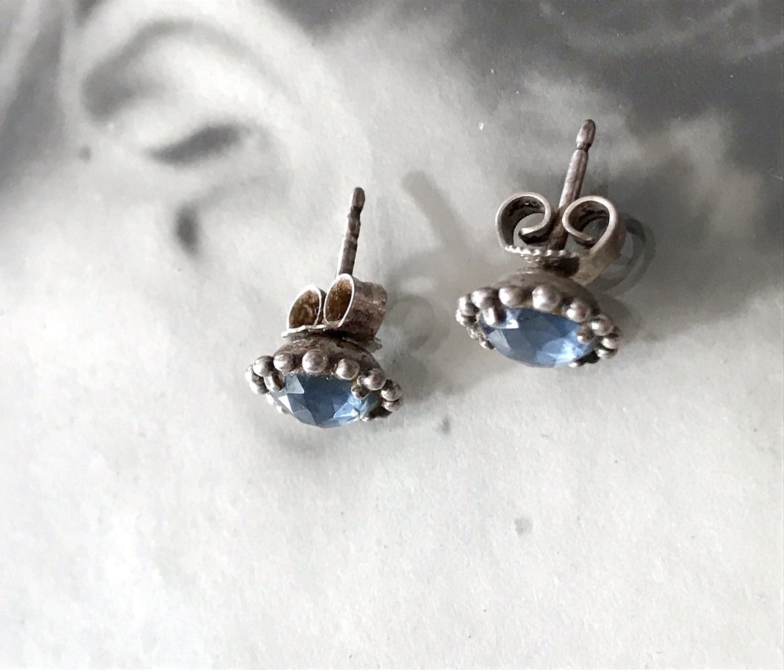 Vintage Ohrringe Ohrstecker DAMEN Silber blaue Steine Saphire? 925 Ohrstecker