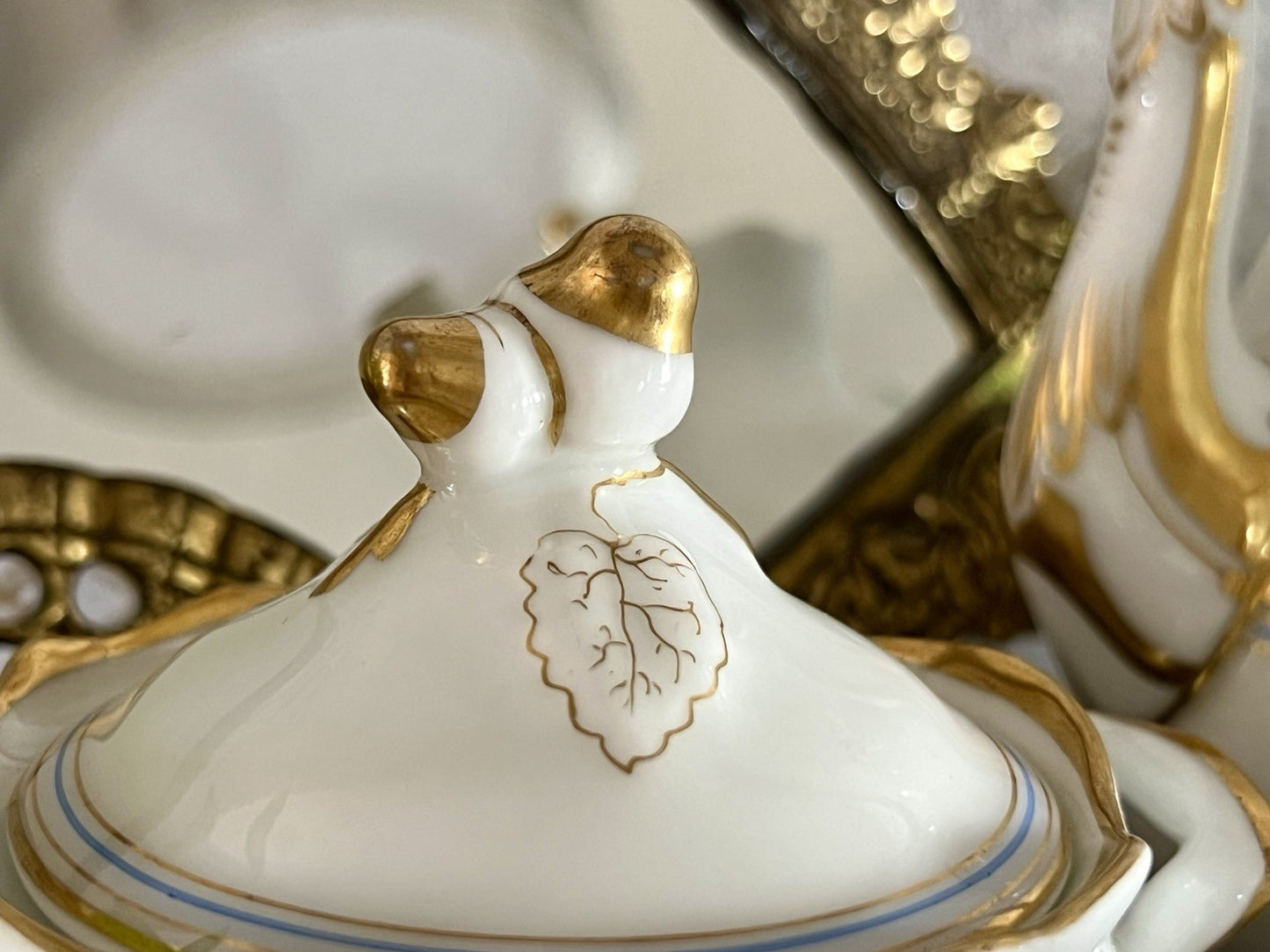 Antik Biedermeier Porzellan Kernstück Plus So schön! weiß gold blau