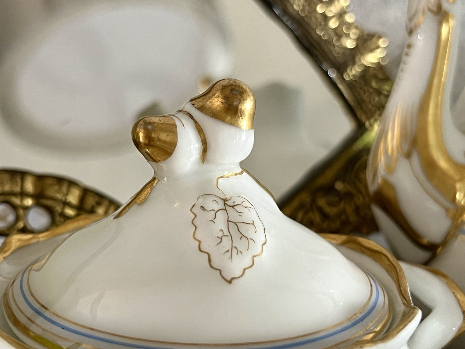 Antik Biedermeier Porzellan Kernstück Plus So schön! weiß gold blau