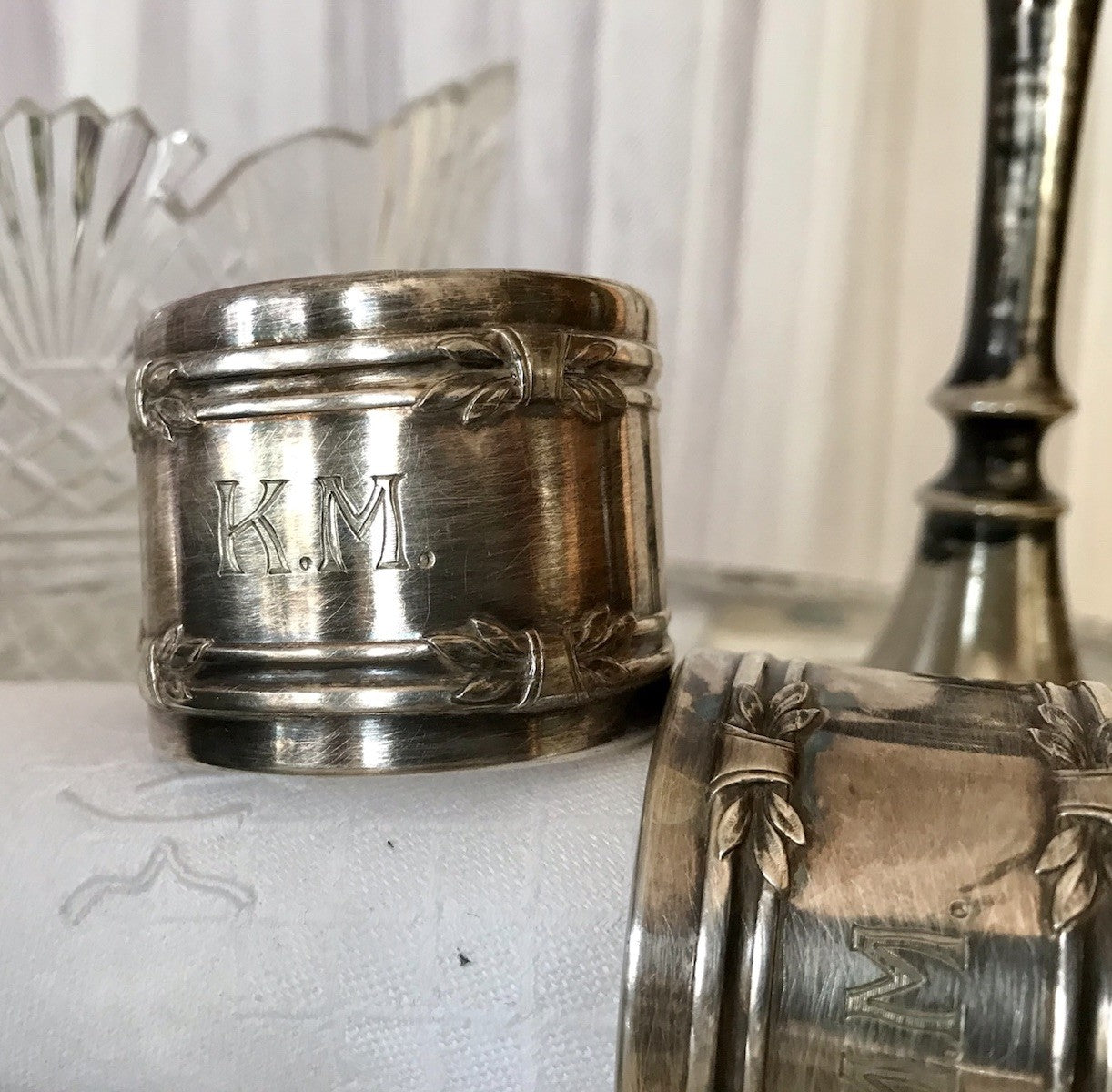 Antik 2 Serviettenringe Jugendstil MM KM Monogramm versilbert GJ
